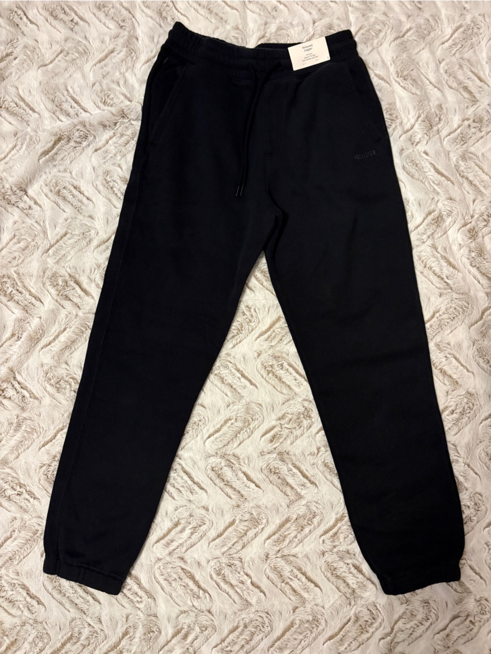 Men’s Hollister Black Relaxed Jogger with Zipper Pocket